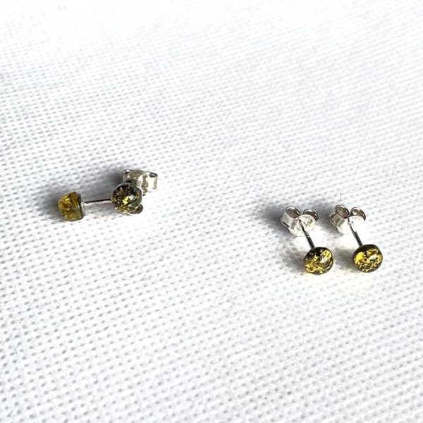 5mm シルバー925 グリーンアンバー 琥珀 スタッドピアス 5月誕生石 - 画像 (3)